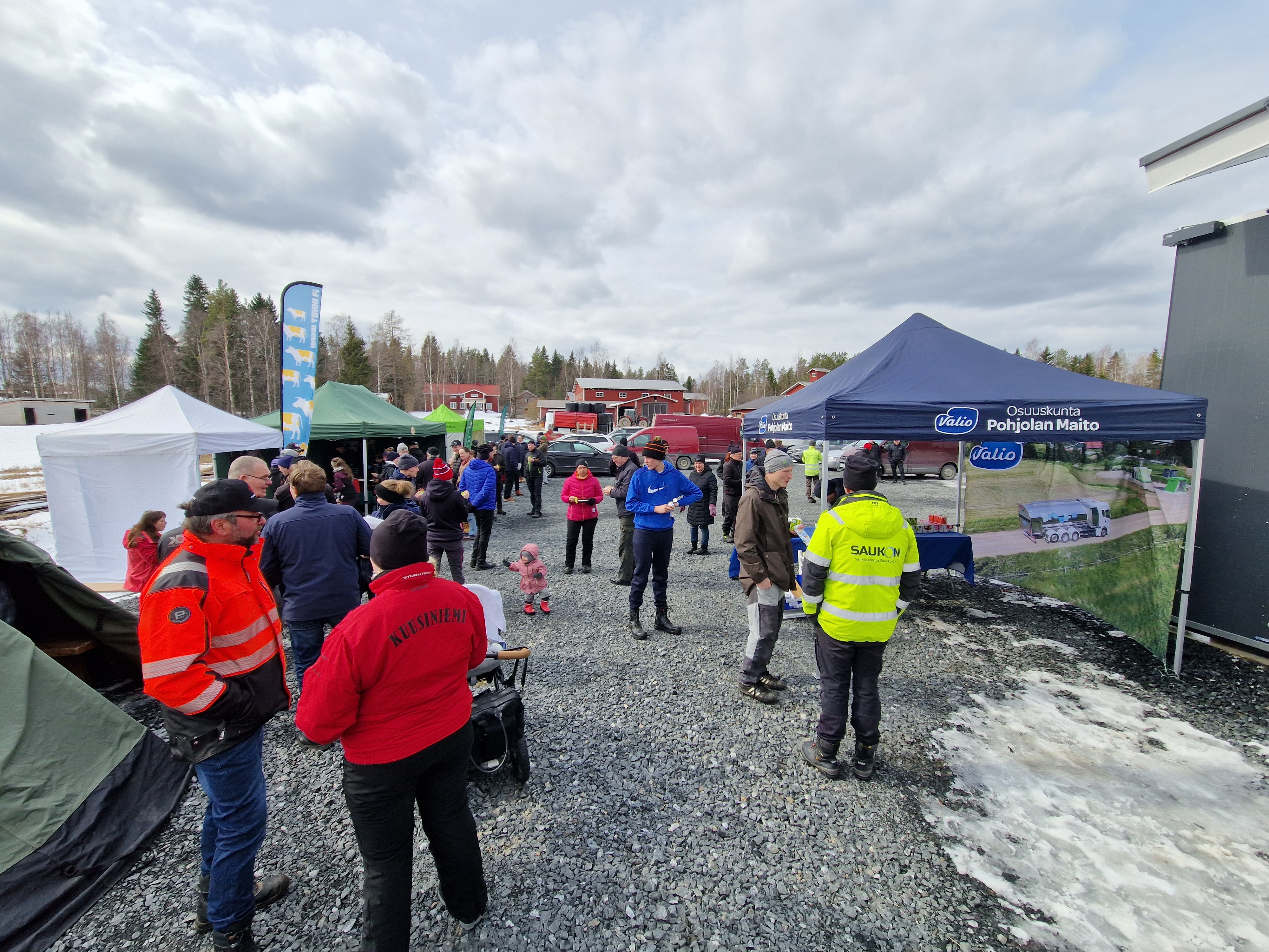 Kolmen tilan avoimet ovet